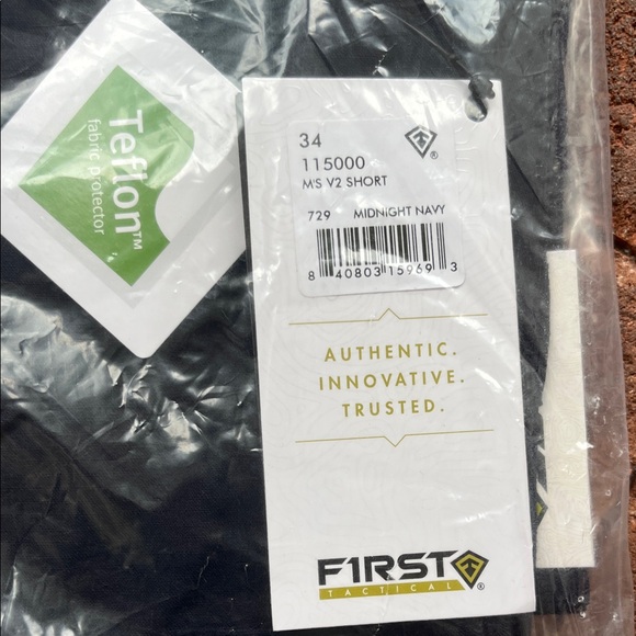 Teflon Men's Black Cargo Shorts - Picture 2 of 6